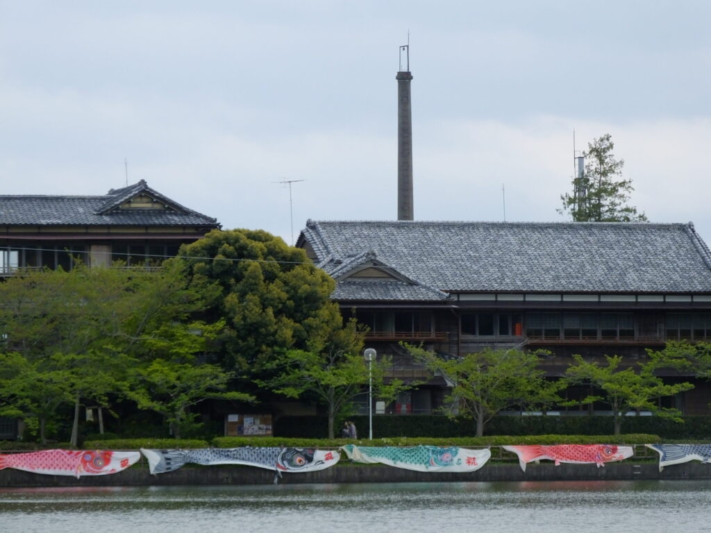 東金市八鶴館 本館外観